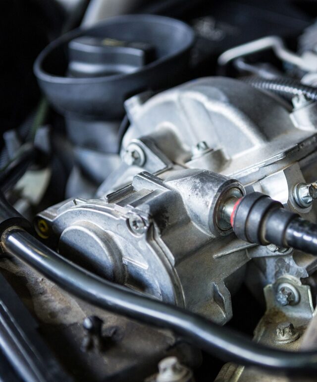 close-up-car-engine